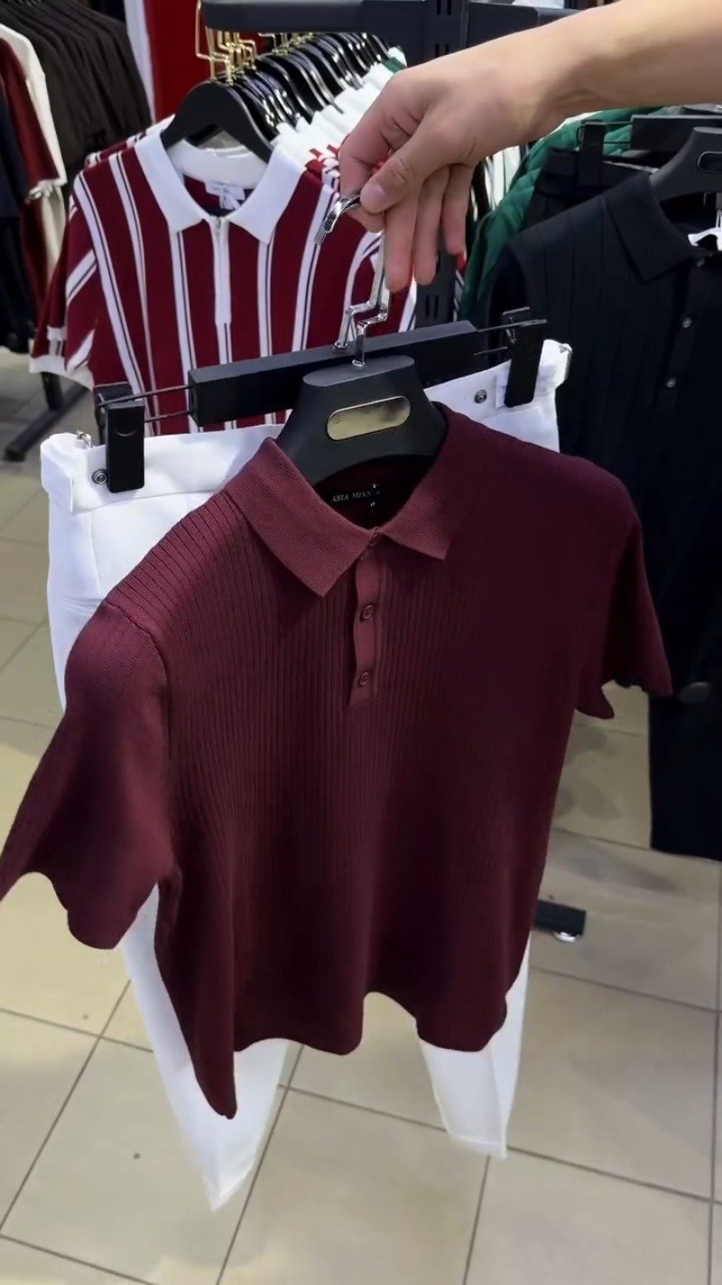 Sophisticated Ribbed Polo & Slip-On Ensemble – Available in Maroon & White - Image 4